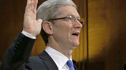 In Erklärungsnot. Apple-Chef Tim Cook muss dem US-Senat erklären, warum der Konzern trotz exorbitant steigender Gewinne in den vergangenen fünf Jahren kaum Unternehmenssteuern abgeführt hat.