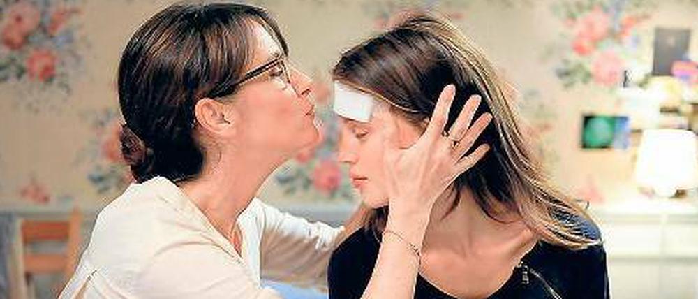 Doppelleben. Marine Vacth (rechts, hier mit Geraldine Pailhas) verdingt sich in Ozons „Jeune &amp; Jolie“ heimlich als Callgirl. 