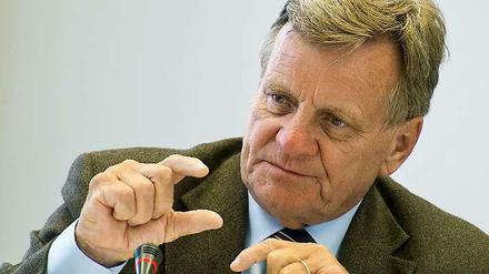 Wenigstens ein bisschen öffnen. Mehdorn will nicht erst warten, bis der Flughafen Willy Brandt komplett fertiggestellt ist. 