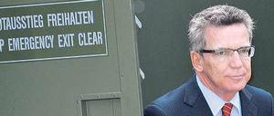 Scharfe Kritik an Verteidigungsminister de Maizière.