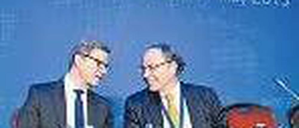 Guido Westerwelle und der neue Vizepräsident des Jüdischen Weltkongresses, Dieter Graumann (links). Foto: dpa