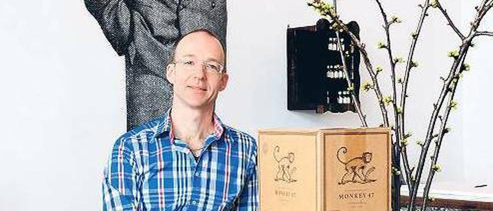 Thomas Kochan hat einen Schnapsladen, weil er keine Hausbar möchte. In seinem Laden in Prenzlauer Berg gibt’s nur Brände ohne künstliche Zusätze. 