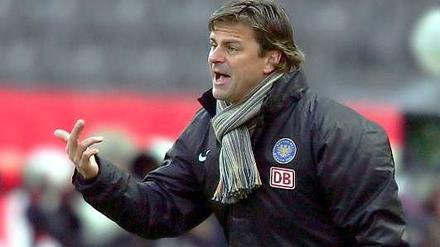 Debüt gegen Hertha. Falko Götz kommt am Freitag mit Aue.