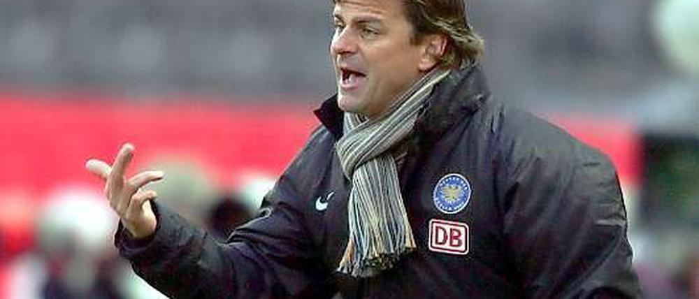 Debüt gegen Hertha. Falko Götz kommt am Freitag mit Aue.