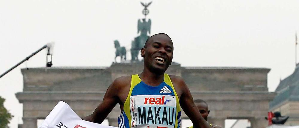 Tausende Läufer nehmen auch in diesem Jahr am 25-Kilometer-Lauf in Berlin teil. Im vergangenen Jahr gewann der Kenianer Patrick Makau.