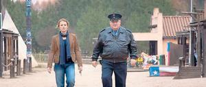 High Noon. Hauptkommissarin Olga Lenski (Maria Simon) und Hauptmeister Horst Krause (Horst Krause) sind wild entschlossen, in der Westernstadt Spuren, wenn nicht Täter zu finden. Foto: RBB