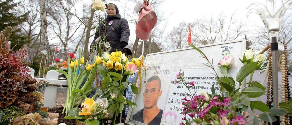 In der Nacht zum Gründonnerstag 2012 wurde Burak Bektas in Berlin-Neukölln erschossen. Nun verfolgt die Polizei eine neue Spur.