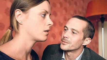 In Erklärungsnot. Roman Sasse (Barnaby Metschurat) redet im „Tatort“ mit seiner zweiten Partnerin Simone Schäfer (Alma Leiberg). 