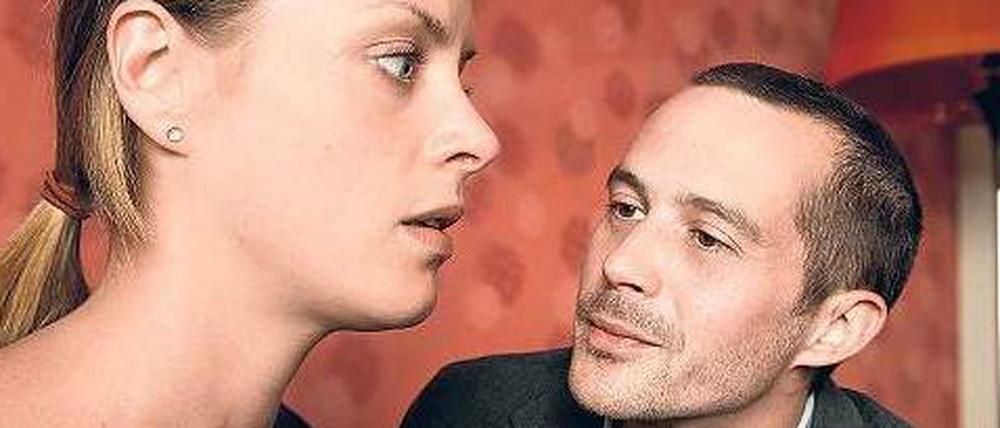 In Erklärungsnot. Roman Sasse (Barnaby Metschurat) redet im „Tatort“ mit seiner zweiten Partnerin Simone Schäfer (Alma Leiberg).