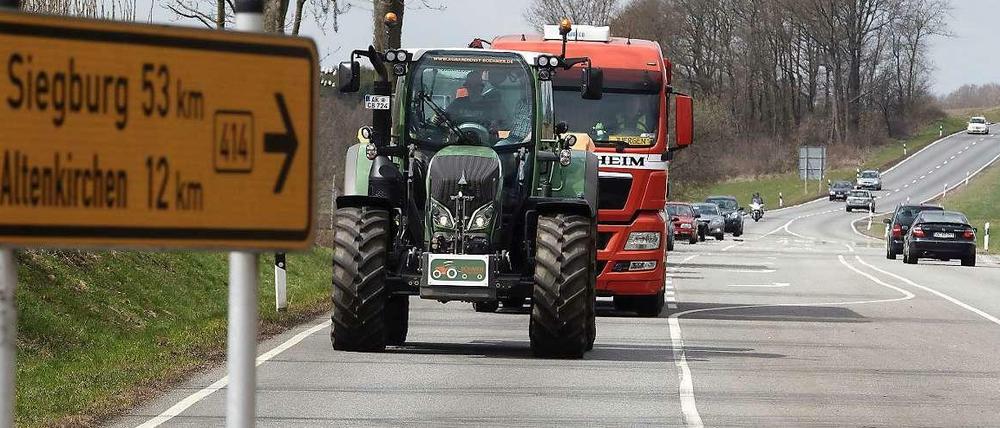 Landstraßen sind gefährlicher, als die meisten Fahrer glauben.