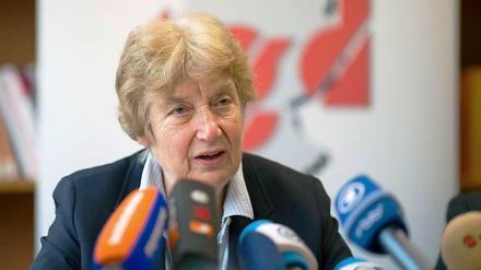 Die Ombudsfrau der Bundesregierung für die Hinterbliebenen der NSU-Opfer, Barbara John, fordert nach der Verschiebung des NSU-Prozesses erneut Entschädigung für die Opfer.