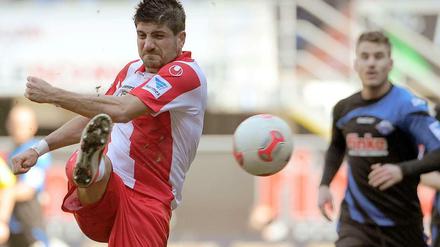 Doch kein Volltreffer: Baris Özbek und Union Berlin kassierten in der Nachspielzeit noch den 1:1-Ausgleich.