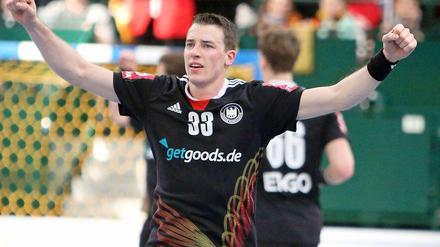 Jubel und Erleichterung bei Dominik Klein und den Deutschen Handballern nach dem Sieg gegen Tschechien.