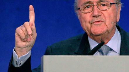Warnender Zeigefinger: FIFA-Chef Sepp Blatter sagt den Wettbetrügern den Kampf an.