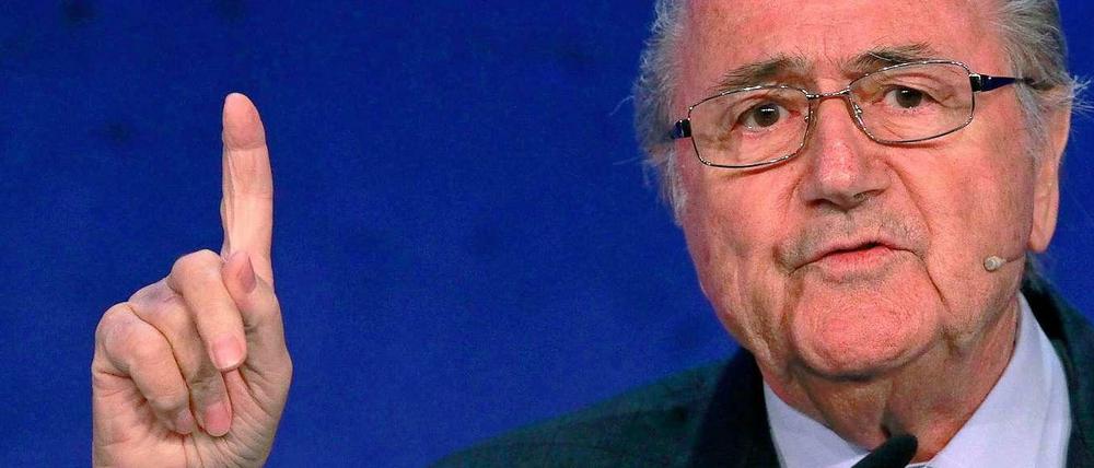 Warnender Zeigefinger: FIFA-Chef Sepp Blatter sagt den Wettbetrügern den Kampf an.