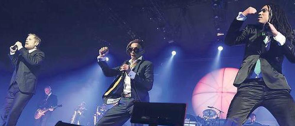 Stimmen gegen Gewalt. Neben den Seeed Vocalists sollen noch andere Größen der deutschen Kulturszene auftreten. Ein „Special Guest“ ist jedoch noch nicht bekannt gegeben worden. Könnte er die dringend benötigten Spenden beisteuern?