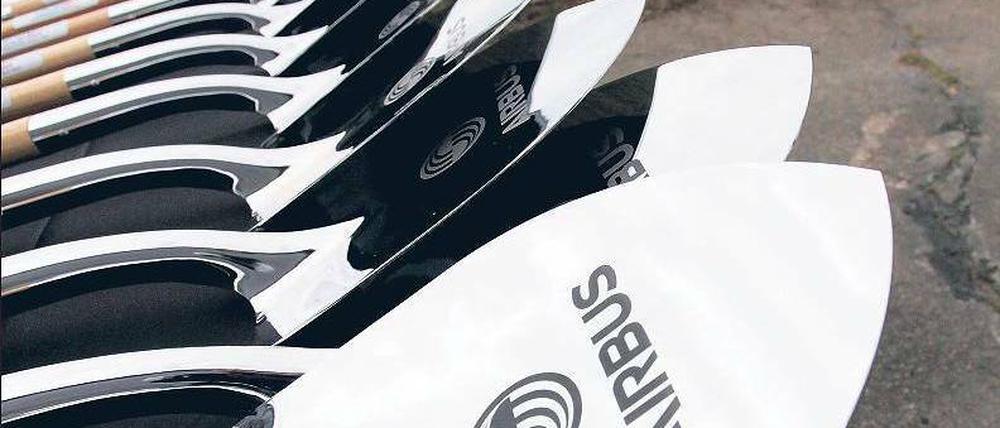 Für jeden einen. Zahlreiche wichtige Leute aus dem Airbus-Konzern und dem Staat Alabama wollten in Mobile beim ersten Spatenstich mitmachen. Foto: Reuters