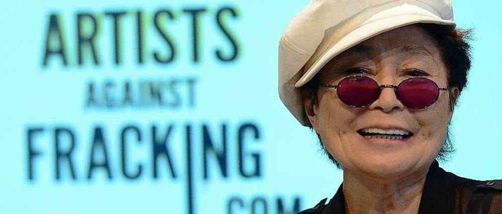 Fracking hat viele Gegner. Gerade in den USA machen Intellektuelle und Künstler Opposition, zum Beispiel Yoko Ono.