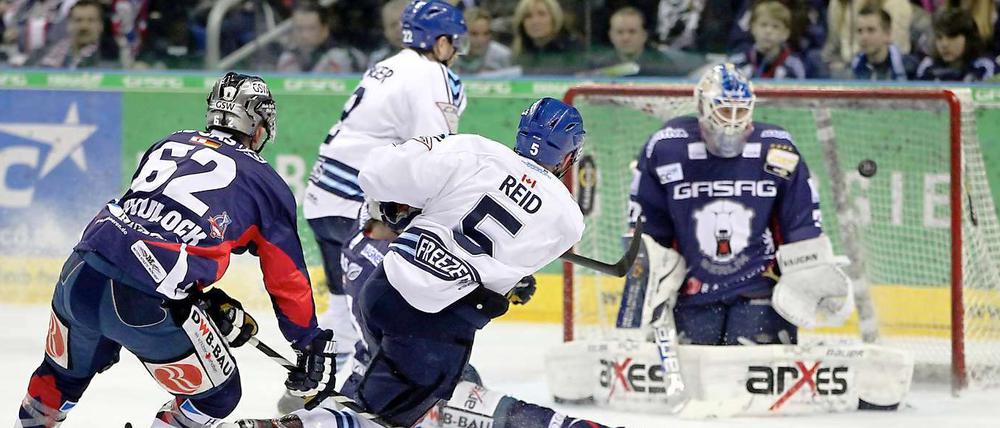 So geht's nicht weiter. Vor Spiel vier müssen sich die Eisbären vor allem mental aufrichten. 