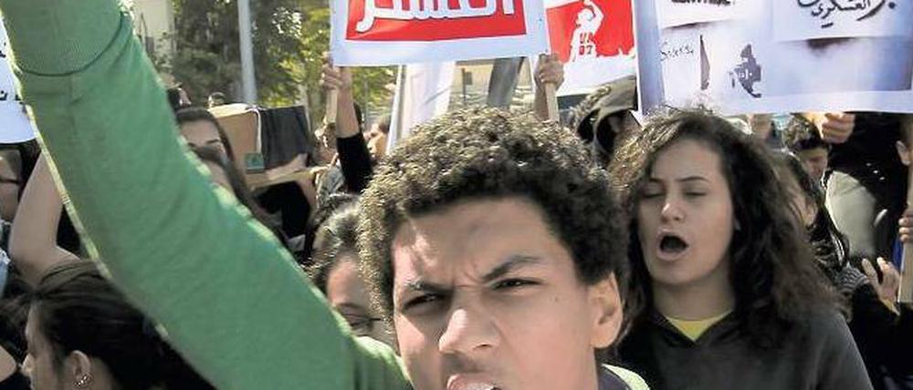 Unter Protest. Studierende demonstrieren in Kairo. 