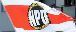 Die NPD hat ihren geplanten Bundesparteitag in Lautertal verschoben - weil die Zufahrt zum Gelände gebaut wird.