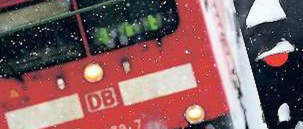 In der Schieflage. Staatsbahnen aus dem Ausland machen der Deutschen Bahn das Geschäft schwer. 2012 hat es allerdings noch zu einem Rekordgewinn gereicht. Foto: dpa