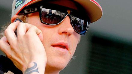 Reden ist Silber. Kimi Räikkönen am Telefon.