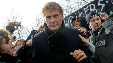 „I’ve been looking for freedom!“: Der US-amerikanische Schauspieler und Sänger David Hasselhoff am 17. März an der East Side Gallery.