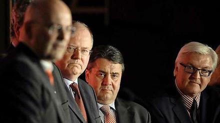 SPD-Spitzenpolitiker Steinbrück, Gabriel, Steinmeyer: "Partei der fleißigen Leute"