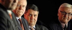 SPD-Spitzenpolitiker Steinbrück, Gabriel, Steinmeyer: "Partei der fleißigen Leute"