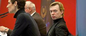 Vladimir Malakhov (r), Intendant des Staatsballetts Berlin, sitzt am 13.03 bei der Jahrespressekonferenz desStaatsballetts, neben ihm spricht Christiane Theobald, stellvertretende Intendantin. Malalkhov geht nächstes Jahr, sein Nachfolger wird Nacho Duato.