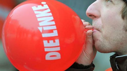 Mächtig aufgeblasen. Die Linke empört sich seit Jahren über die Überwachung durch den Verfassungsschutz