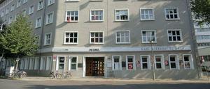 Karl-Liebknecht-Haus am Berliner Rosa-Luxemburg-Platz, Parteizentrale der Linken