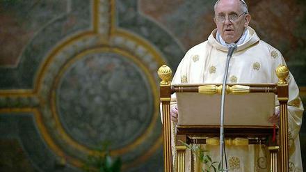 Welche Rolle spielte Papst Franziskus in der argentinischen Militärdiktatur?