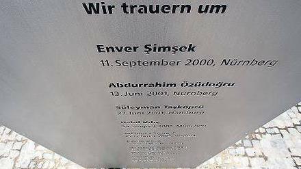 Eine Gedenktafel erinnert seit letzter Woche in Nürnberg an die NSU-Opfer.Foto: dpa