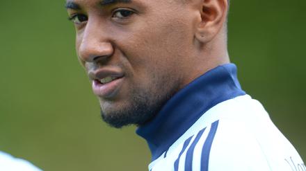 Jerome Boateng, 24, spielt seit 2009 für die deutsche Nationalmannschaft. Bisher kam er in 28 Länderspielen zum Einsatz. Seine Karriere begann der Verteidiger bei Tennis Borussia Berlin, später spielte er für Hertha BSC, den Hamburger SV und Manchester City. Aktuell steht er beim FC Bayern München unter Vertrag. 