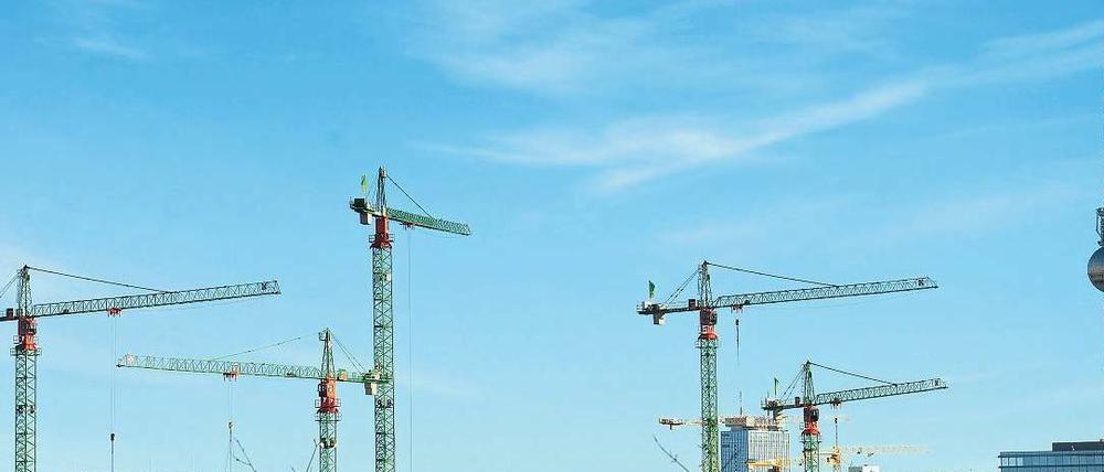 Überall in Berlin wird gebaut - jetzt soll der Alex ein neues Hochhaus bekommen. 