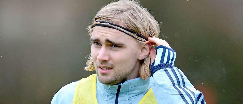 Marcel Schmelzer, 25, wechselte als Nachwuchsspieler vom 1. FC Magdeburg zu Borussia Dortmund. Dort schaffte er 2008 den Sprung in die erste Mannschaft und wurde mit den Westfalen 2011 sowie 2012 Deutscher Meister. 