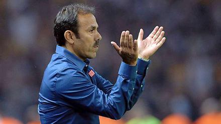 Klatschklatsch. Jos Luhukay kann mit Hertha BSC bereits im April den Aufstieg perfekt machen.