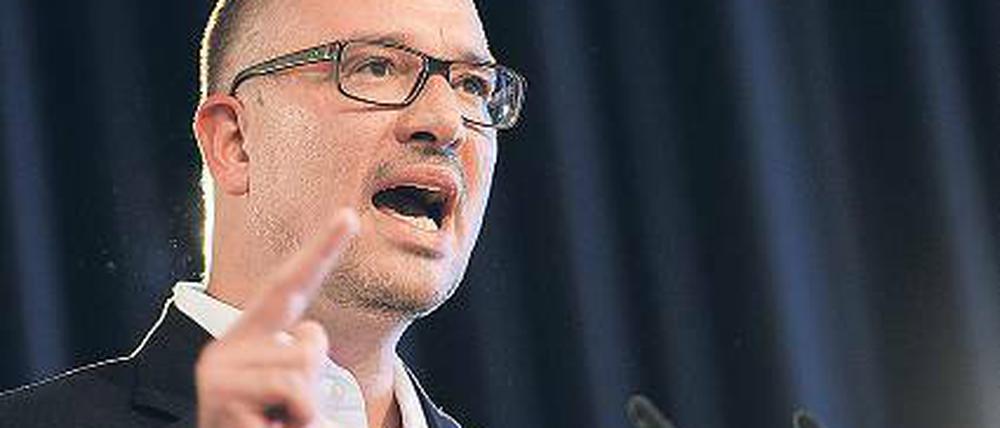 Klare Meinung. SPD-Parteichef Jan Stöß will einen Gesetzesentwurf ins Parlament einbringen, der die Schließung des Liegenschaftsfonds zur Folge haben könnte. Foto: dpa