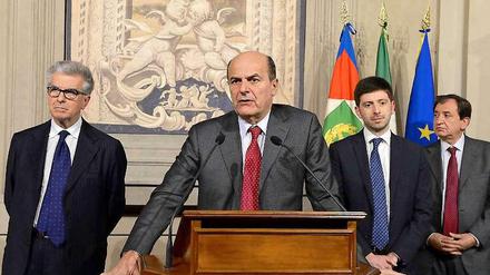 Präsident Napolitano stellt Pier Luigi Bersani vor neue Herausforderungen.