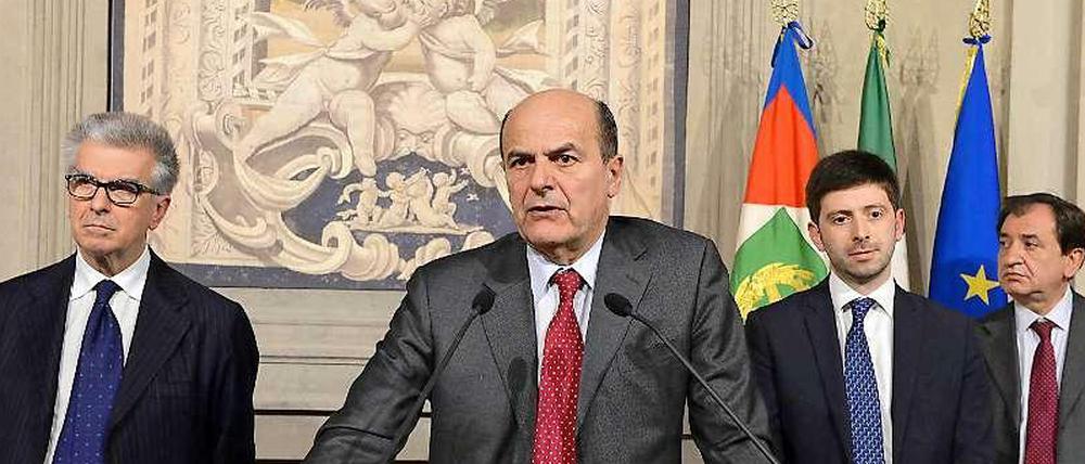 Präsident Napolitano stellt Pier Luigi Bersani vor neue Herausforderungen.