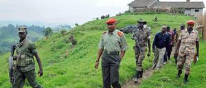 Rebellenführer Bosco Ntaganda (2. v. l.)