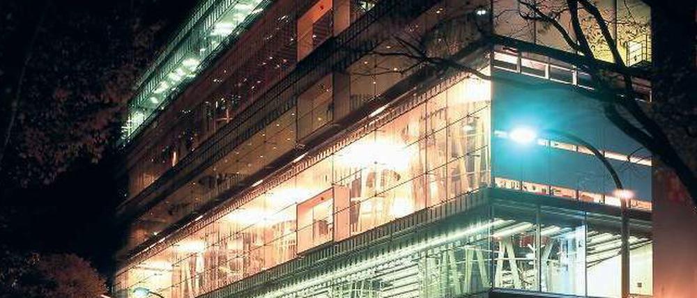 Leuchtendes Vorbild. Berühmt wurde Ito mit seiner 2001 eröffneten Mediathek in Sendai. Sie kommt ohne tragende Wände und Stützen aus. Foto: Will Pryce/picture-alliance