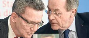 Da schau rein. Thomas de Maizière (l.) und Franz Müntefering. 