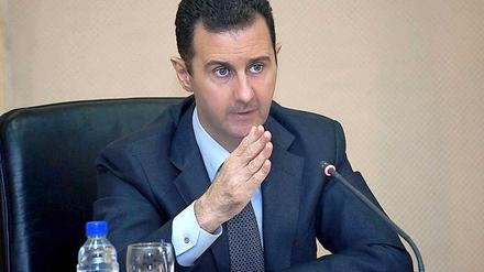 Nach der Offerte von Außenminister Guido Westerwelle (FDP), Syrien nach dem Sturz des Assad-Regimes bei der Beseitigung chemischer Waffen zu unterstützen, gibt es Kritik aus politischen und militärischen Kreisen. 
