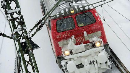 Das stärkste Wachstum gab es aber beim Fernverkehr mit IC- und ICE-Zügen. Enttäuschend verlief angesichts der schwachen Konjunktur dagegen das Frachtgeschäft.