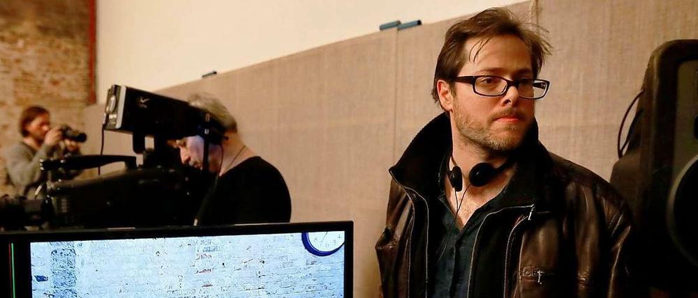Regisseur Milo Rau bei der Inszenierung der "Moskauer Prozesse".
