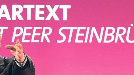 Derzeit reist SPD-Kanzlerkandidat Peer Steinbrück mit seinem Klartext-Slogan durch die Länder und versucht, Boden gutzumachen. 