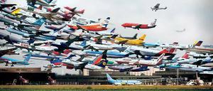 Die Fotocollage „Airport“ des Koreaners Ho-Yeol Ryu aus dem Jahr 2005.